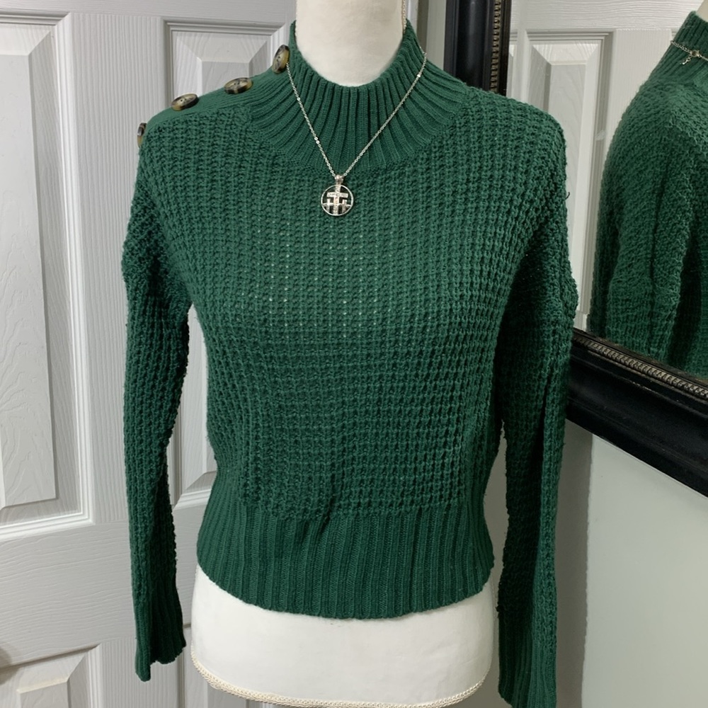 Full circle trends sweater.